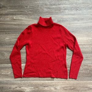 🌺 Red sparkly turtleneck